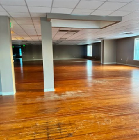 Open floor and columns at Big Cove Rental